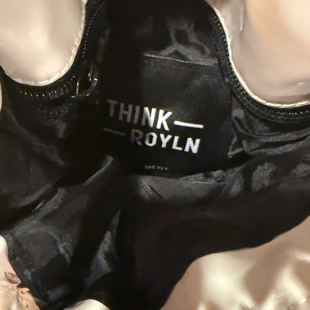 *PRE-OWNED* THINK ROYLN Downtown Crosswalk Glossy Crossbody Bag - Picture 6 of 10